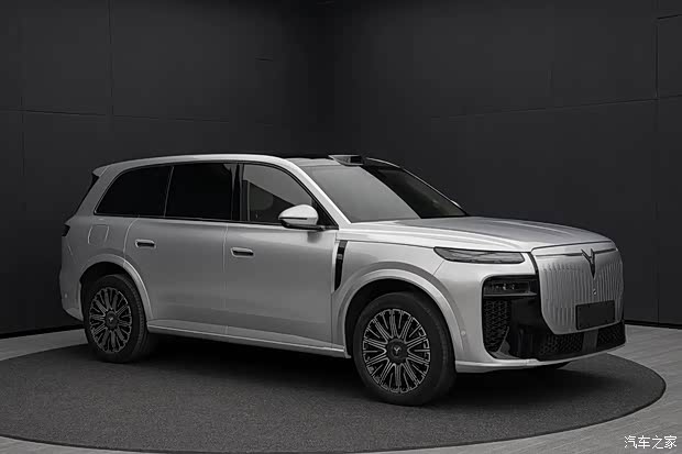 Voyah Taishan X8 2026 дебютирует 19 марта с кабиной Huawei нового поколения