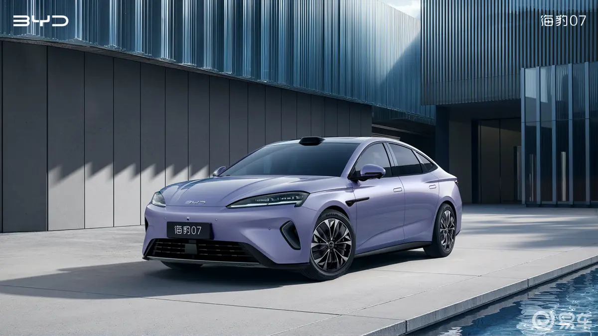 BYD показал новый электроседан Seal 07EV и назвал дату премьеры. Автомобиль сняли на официальных фото