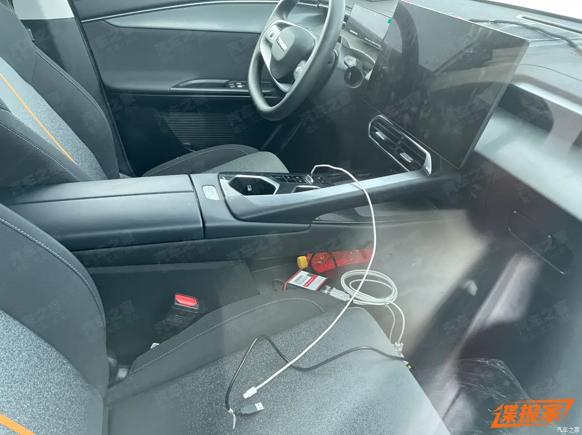 Шпионы сняли салон нового Chery Tiggo 5 PRO с квадратным экраном