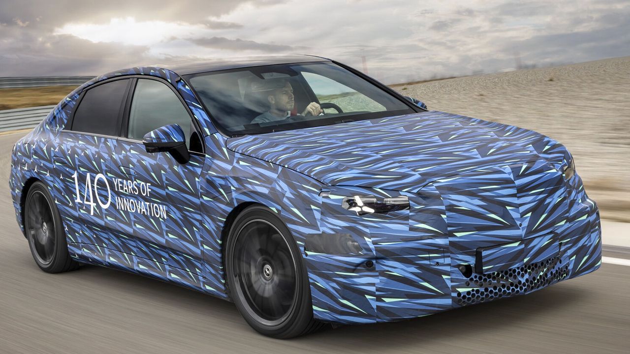 Mercedes C-класса станет электрическим: 800 км без подзарядки