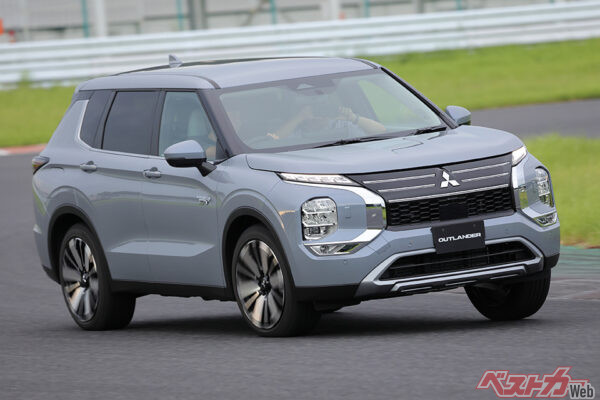 Mitsubishi Outlander PHEV: весной выгоднее на 220 000 рублей