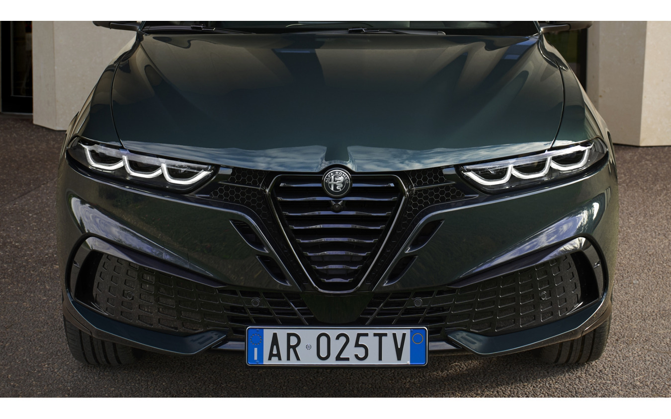 Alfa Romeo Tonale обновился: новый дизайн и разгон быстрее