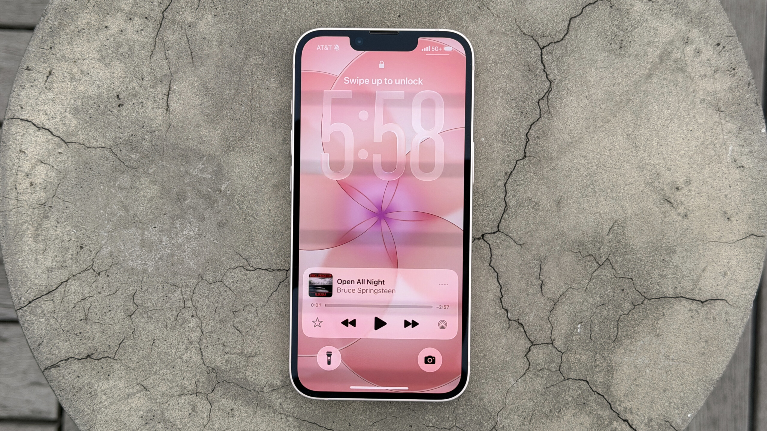 Apple добавит рекламу в Maps: что ещё изменится в iOS 26.5
