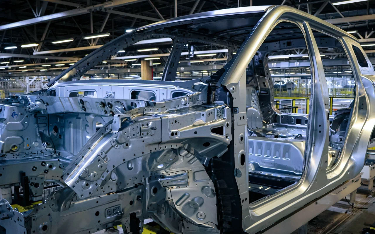 На заводе GM в Шушарах сварили первый кузов нового бренда Jeland