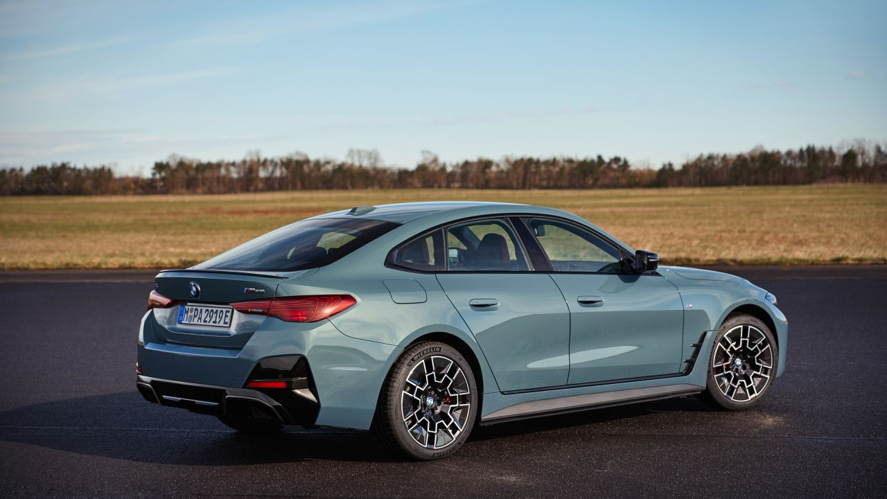 BMW i3 на новой платформе едет 900 км — i4 уходит в историю