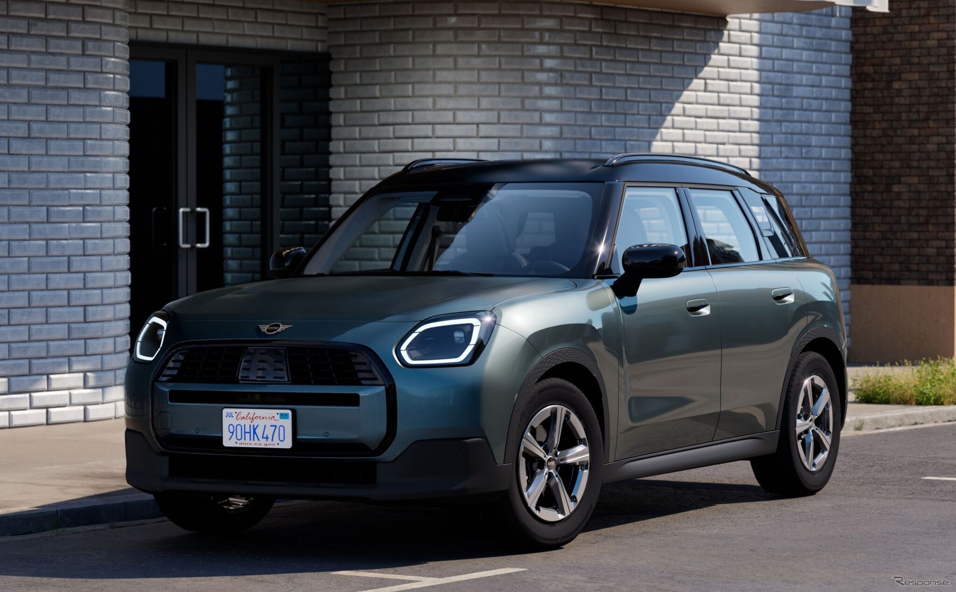 MINI Countryman C SELECT поступил в продажу: 48-вольтовый гибрид уже у дилеров