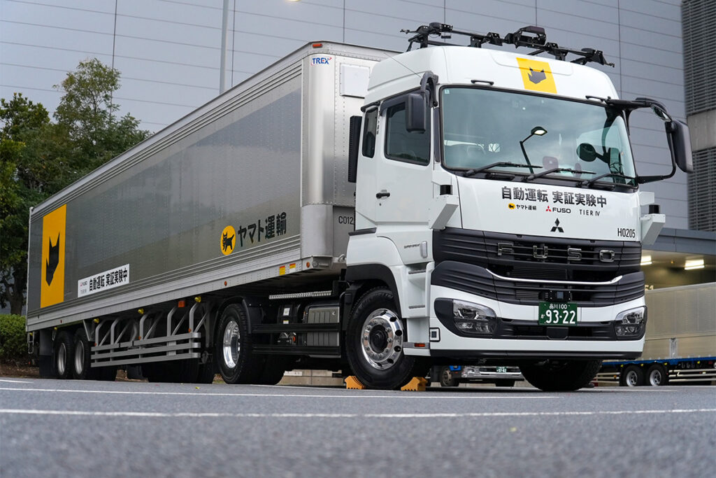 Mitsubishi Fuso и Yamato Transport испытали автопоезд с автоматикой уровня 2+ на трассе Shin-Tomei с реальным грузом