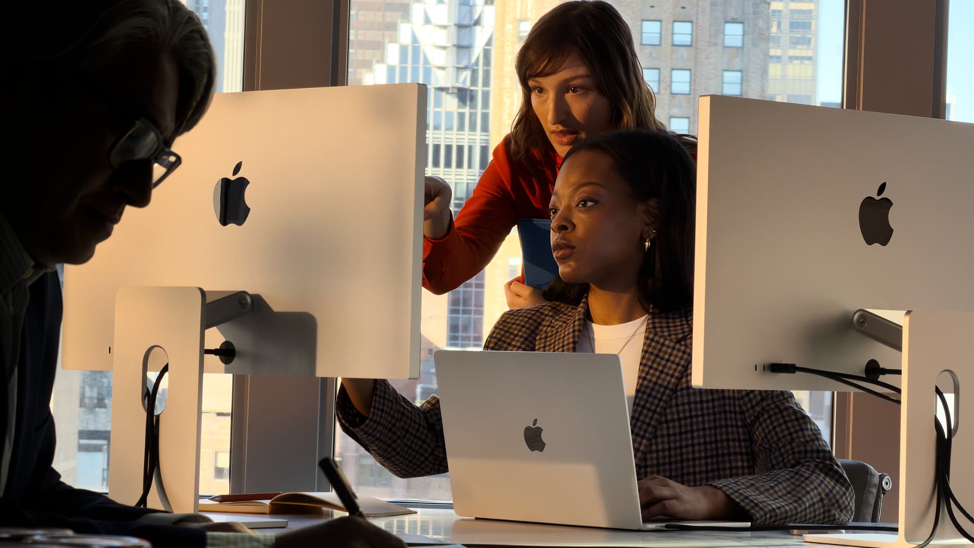 Три монитора дешевле Apple Studio Display 2025: выбор экспертов