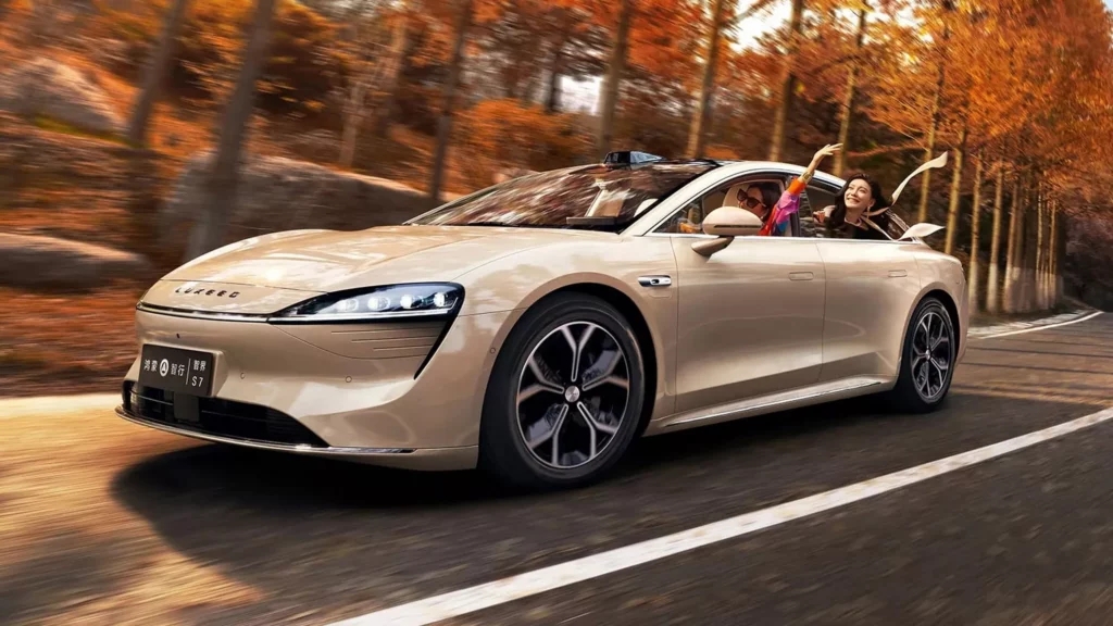 Автомобильный рынок Китая рухнул на 34% — худший спад за два года