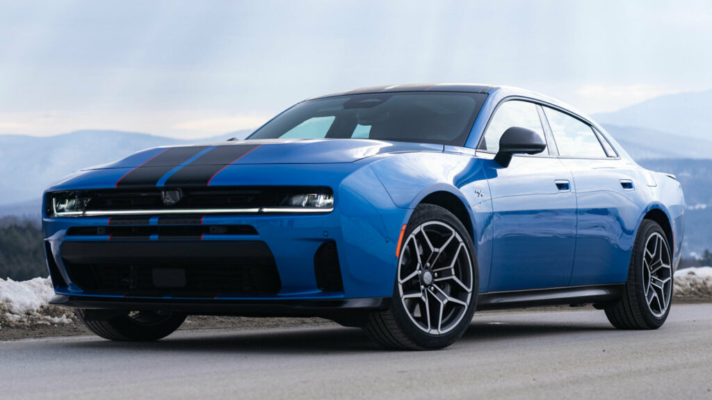 Dodge Charger R/T лишился V8, но стал быстрее на полсекунды