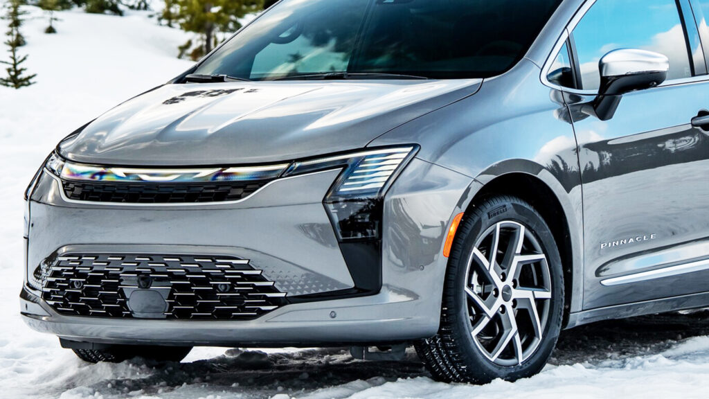 Chrysler Pacifica 2027 подешевела на $1680, но почти ничего не изменилось