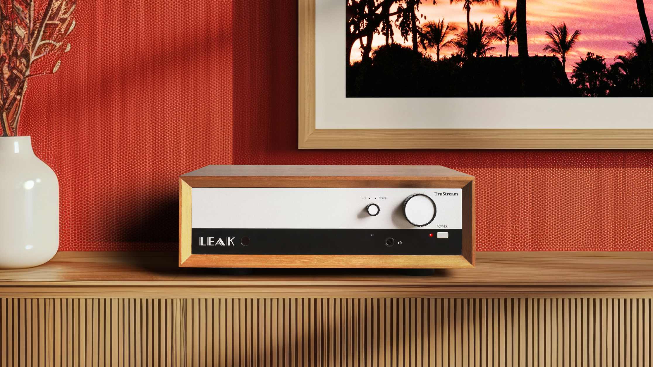 Leak выпустил первый сетевой плеер TruStream за 999 фунтов