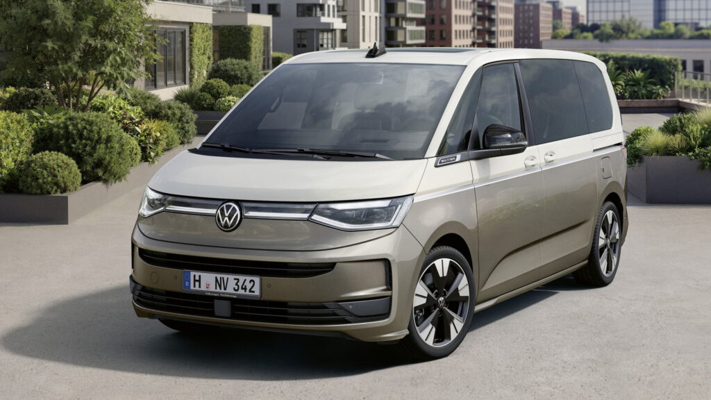 VW Multivan T7 обновился и стал похож на ID. Buzz