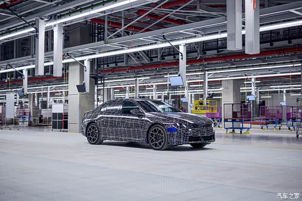 BMW i3 50 xDrive дебютирует 18 марта: 469 л.с. и 644 км запаса хода