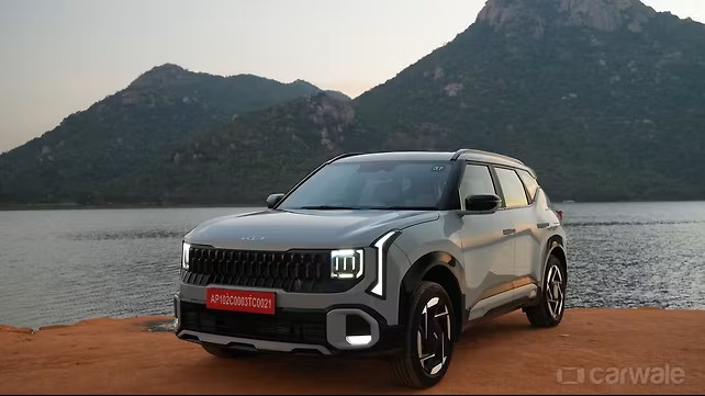 Kia Seltos обновился: 30-дюймовый экран и 21 функция защиты