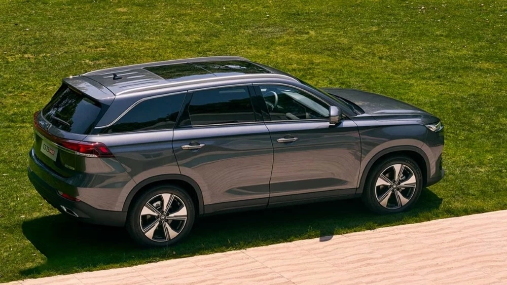 Семиместный Changan CS75 Pro едет в Казахстан с мотором 181 л.с.