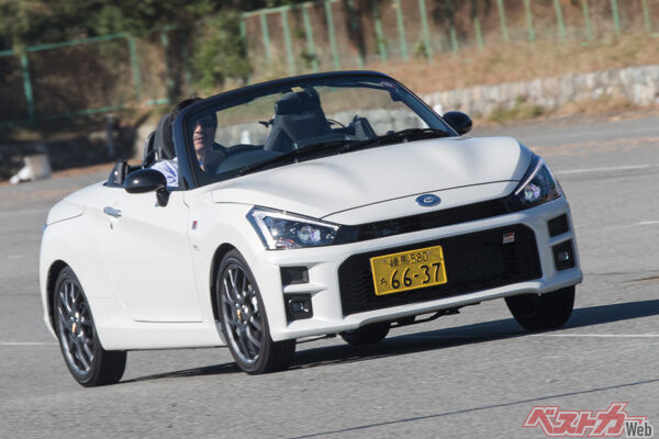 Daihatsu Copen GR Sport теперь можно купить вдвое дешевле нового