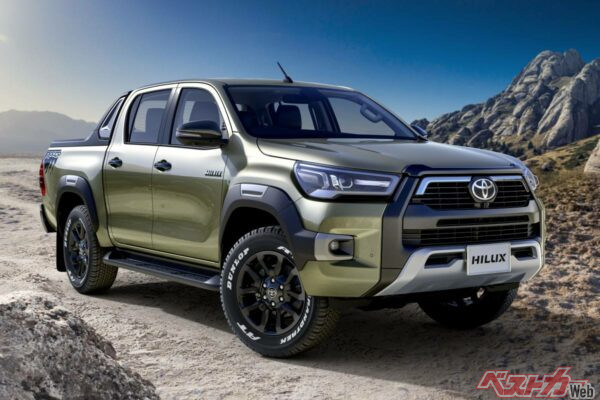 Японцы массово пересаживаются на пикапы: за что Toyota Hilux и Mitsubishi Triton стали выбором на каждый день