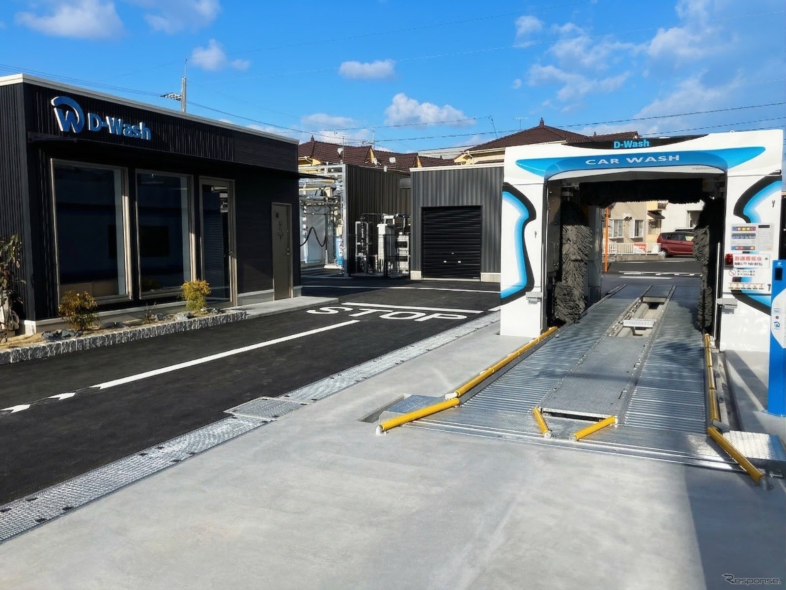 В Японии открылась мойка, где солнце больше не портит кузов