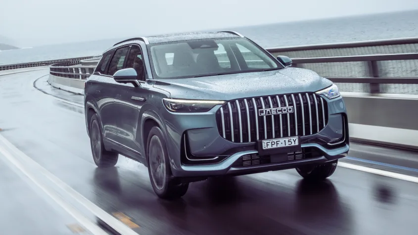 Jaecoo J8 вышел на рынок дешевле Santa Fe на 790 000 рублей