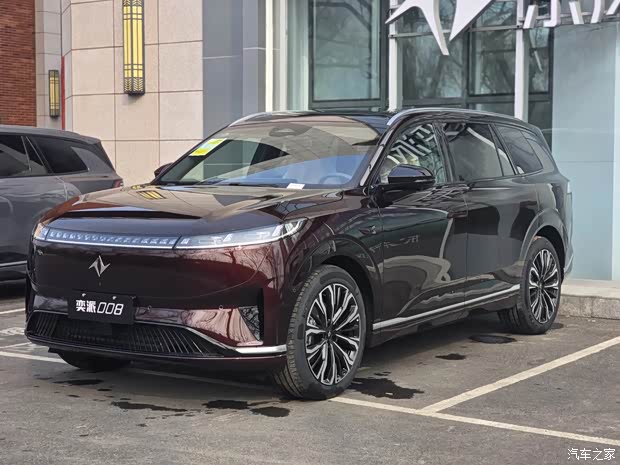 Компания Dongfeng 14 марта покажет три новинки сразу