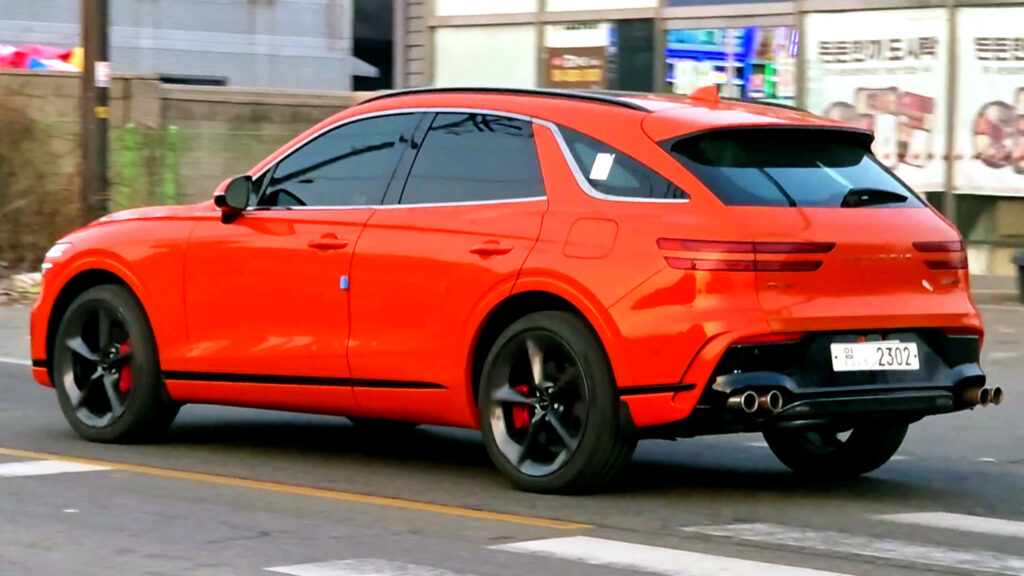 «Магма» взрывает класс: Genesis GV70 Magma впервые засняли с V8