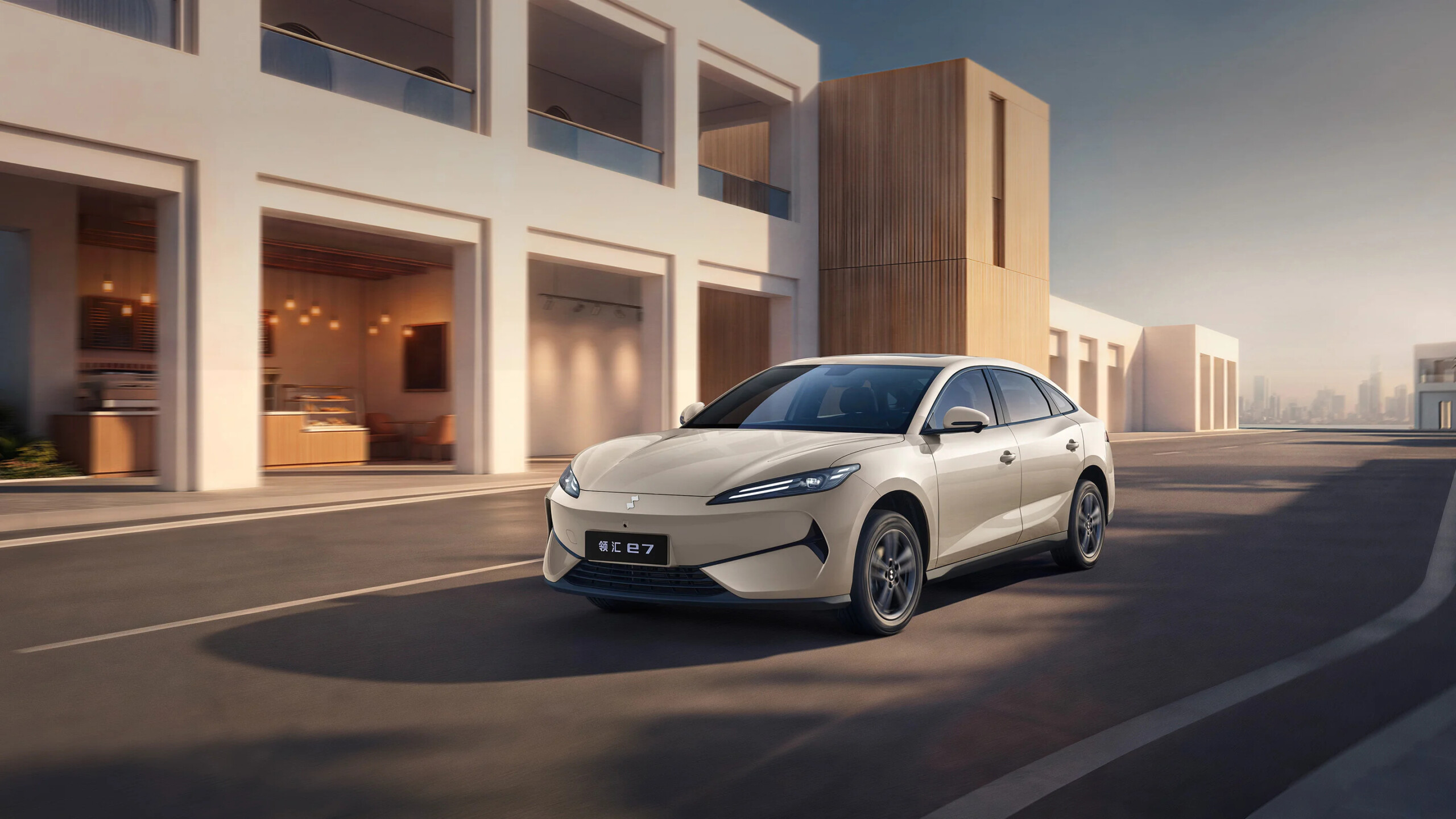 Linhui e7 от BYD заряжается за 9 минут и уже в 127 городах