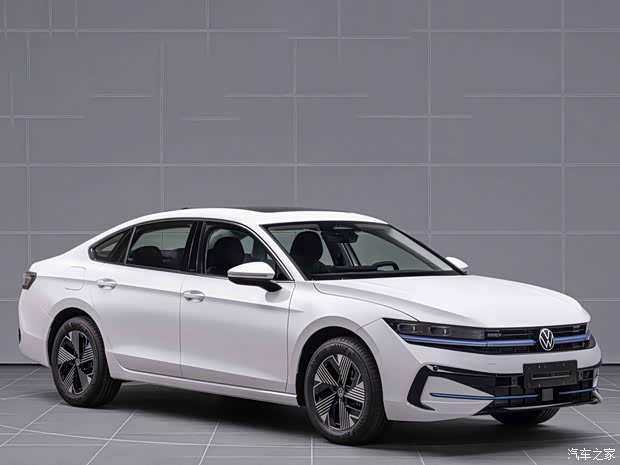 Volkswagen Magotan PHEV едет 127 км без бензина: названа цена