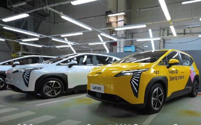 UMO 5 от «Москвича» за 2,5 млн рублей: такси купит, но не частник