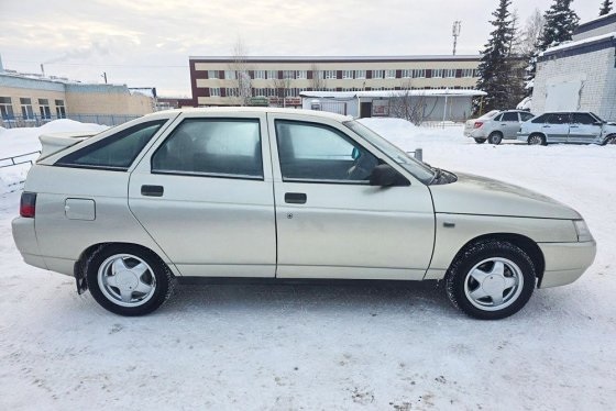 ВАЗ-2112 2004 года с пробегом 7 850 км продают за 695 тыс.