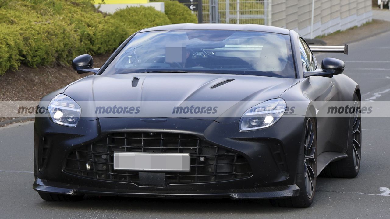 Aston Martin готовит ответ AMG GT Black. Авто уже показали на фото