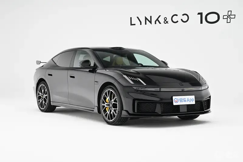 Lynk & Co 10+ с мотором на 925 л.с. и ценой от 2,3 млн рублей выходит на рынок