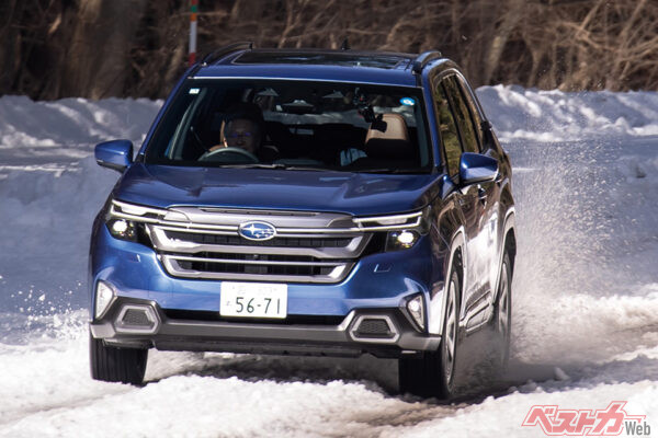 Subaru Forester турбо против гибрида: кто лучше на льду