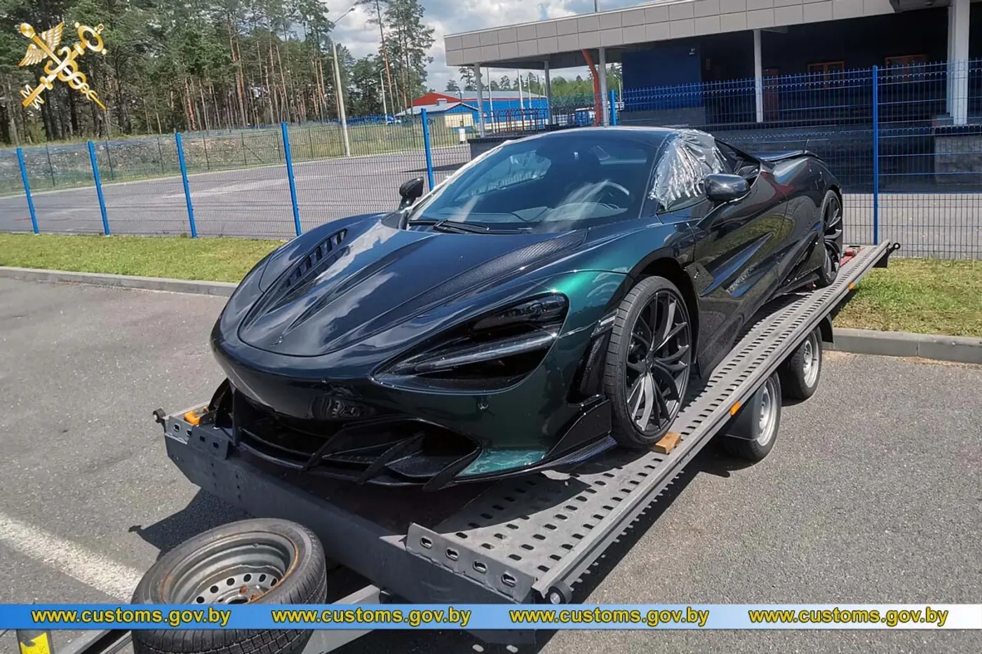 Конфискованный McLaren 720S с пробегом 313 км продают за 1 млн рублей