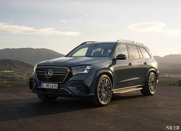 Mercedes GLS 580 впервые получил V8 с плоским коленвалом