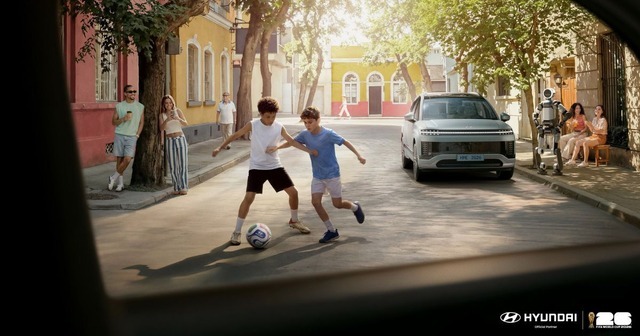 Сон Хын Мин и робот Atlas снялись в рекламе Hyundai