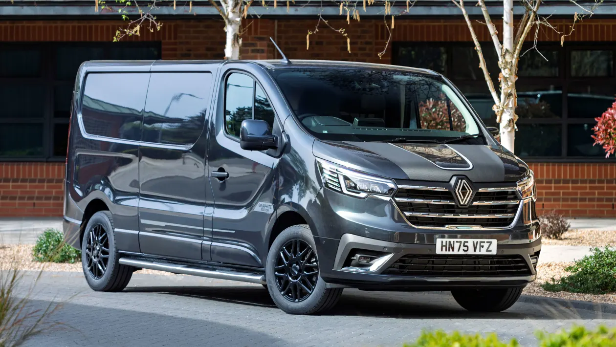 Renault Trafic Graphite Edition вышел для Британии от £37 500