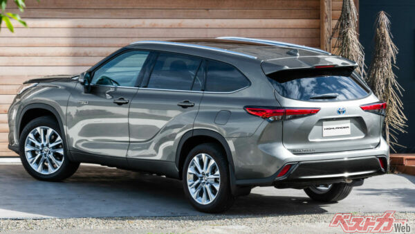 Toyota Highlander впервые появится у японских дилеров — но с сюрпризом