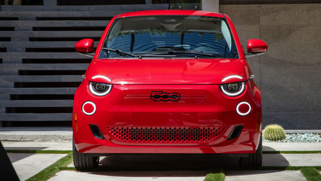 Fiat 500e в США: дилеры сбрасывают цену почти вдвое