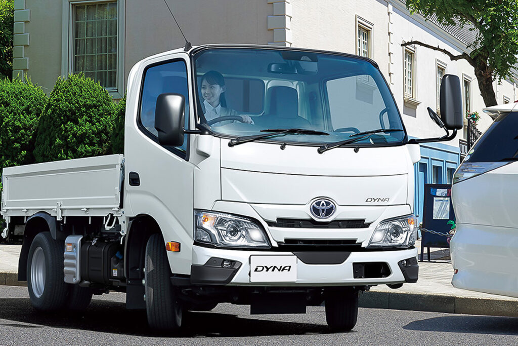 Toyota Dyna получила новый мотор: новый дизель с AdBlue и 163 л.с.