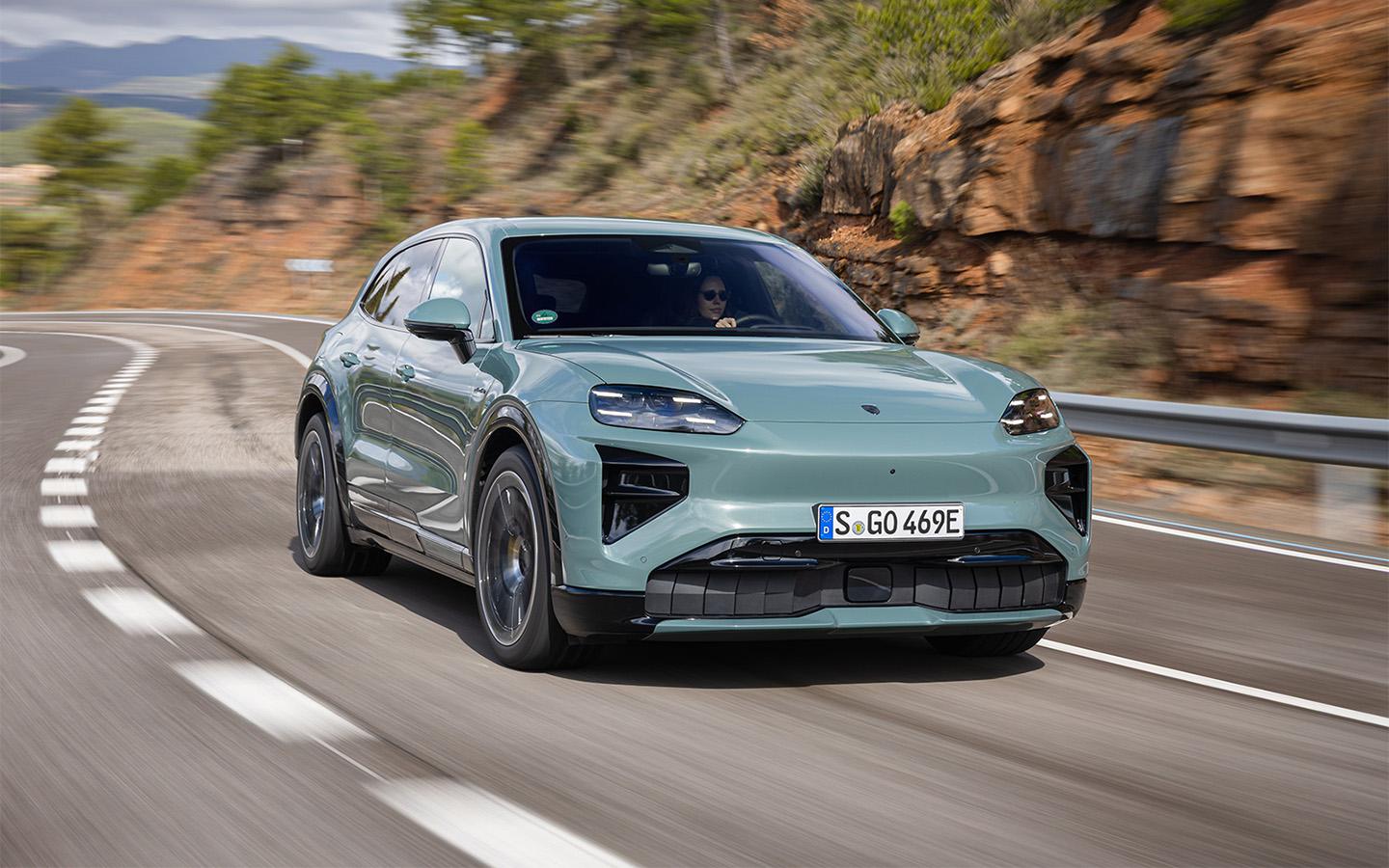 Новый Porsche Cayenne Electric Turbo выдает 1000 л.с.