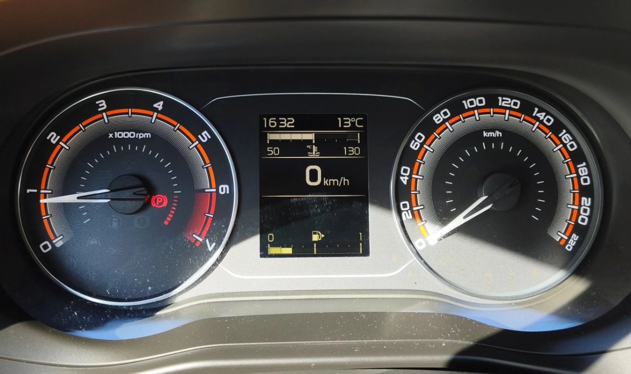 «АвтоВАЗ» бесплатно обновит приборную панель Lada Iskra у дилеров