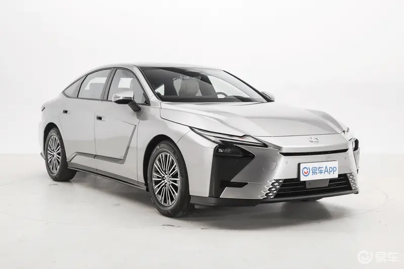 Новый Lexus ES дебютировал в Пекине: цены и три версии кузова