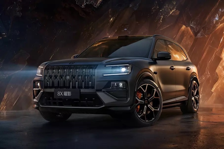 Гибридный кроссовер 8X: москвичи уже бронируют автомобиль