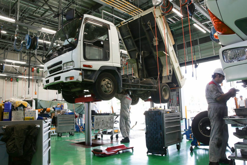 Isuzu с 1 апреля начнёт следить за четырьмя новыми узлами грузовиков