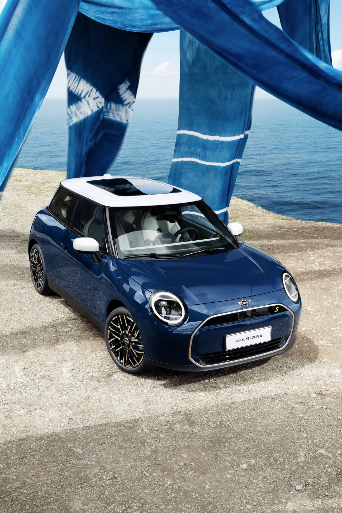 MINI Cooper Impromptu Blues стартовал в Китае: чем удивит за 208 800 юаней