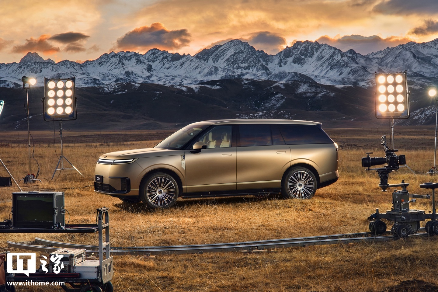 Xpeng GX с покрытием «24K» и мотором на 585 л.с. дебютировал