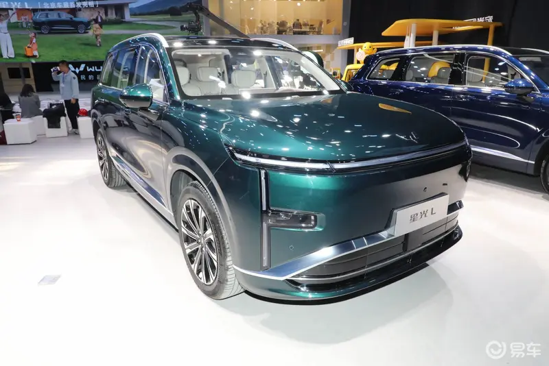 Wuling Xingguang L дебютировал в Пекине: 6 мест и 185 км на электротяге