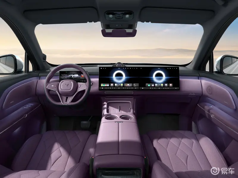Lantu Taishan X8 рассекретил салон с 21-дюймовым потолочным экраном