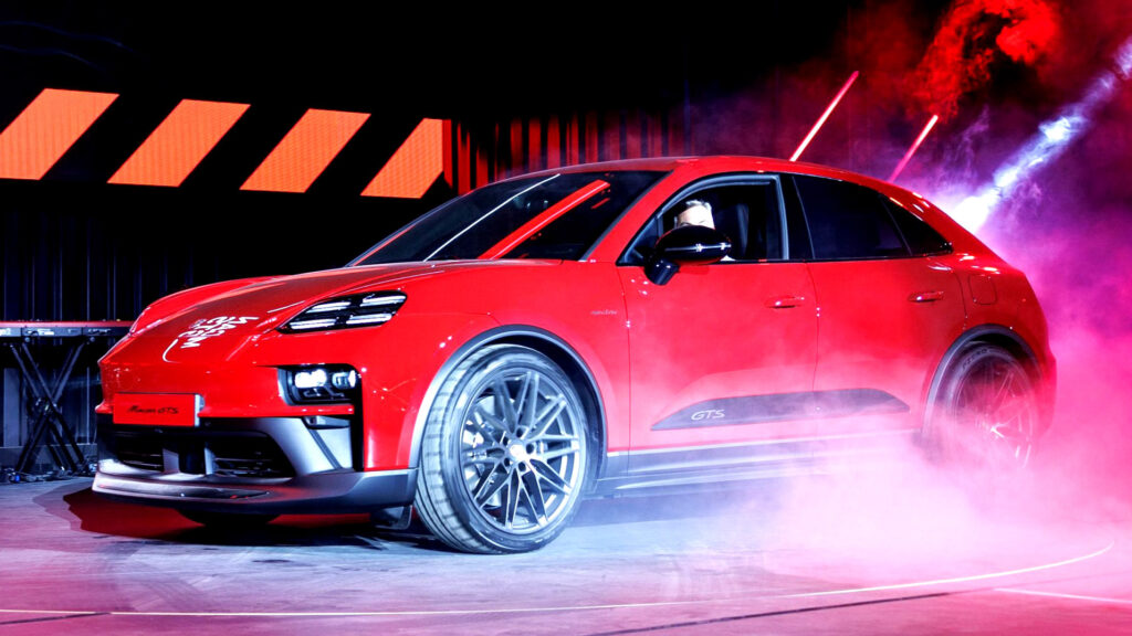 Porsche потерял 15% продаж в 2025 году: виноват Macan